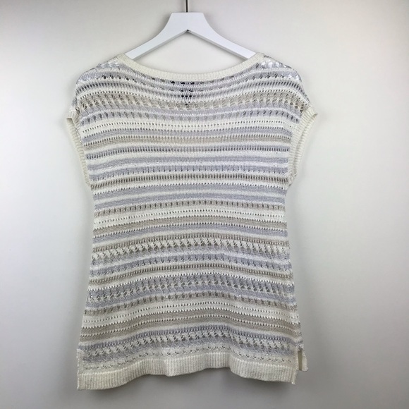 WHBM Short Sleeve Stitchy V-Neck Pullover - Picture 3 of 12